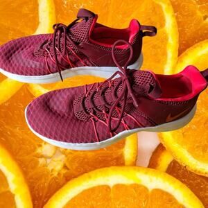 Nike Women's Noble Red Lightweight Darwin Running Trainers Shoes Size 7.5